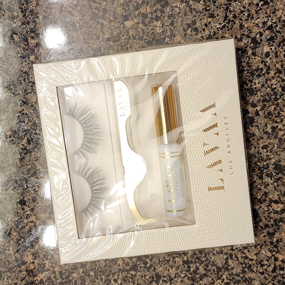NIB Lavaa Lashes